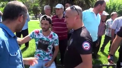 firari zanli -  Bıçaklı saldırganı darp ederek yakalattı Videosu
