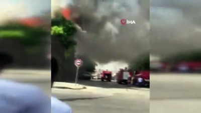 cati kati -  Gaziantep'te masa sandalye imalathanesinde yangın Videosu