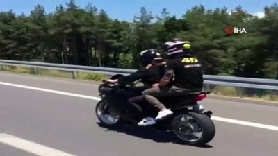 trafik magandasi -  Motosikletli maganda hem kendi canını hemde kız arkadaşının canını hiçe saydı  Videosu