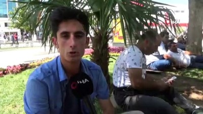 siginma -  Termometreler 42 dereceyi gösterdi, vatandaşlar cami, park ve ağaç gölgelerinde serinlemeye çalıştı Videosu