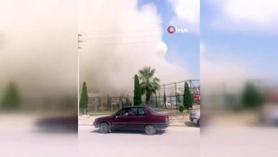 cati yangini -  Sakarya’da çatı yangını paniğe neden oldu  Videosu