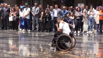 turne - Turhan, YHT ile yaşlı ve engellilerden oluşan bir grubu Konya'ya uğurladı - ANKARA Videosu