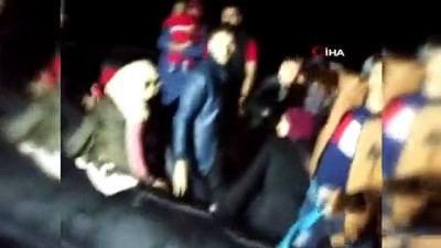 kacak gecis -  Bodrum’da lastik botla kaçmaya çalışan 51 kaçak göçmen yakalandı Videosu