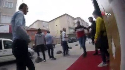 bicakli kavga -  Sultanbeyli’de gençlerin bıçaklı kavgası kamerada  Videosu