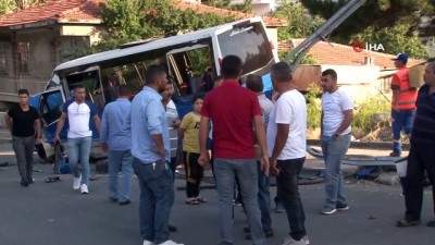  Başkent'te dolmuş otomobile çarptı: 7 yaralı 