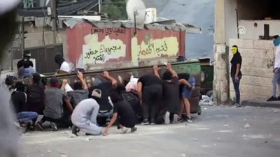 goz yasartici gaz - İsrail polisi İseviyye Mahallesi'ne yeniden baskın yaptı - KUDÜS Videosu