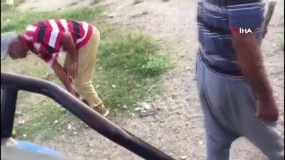 yalan beyan -  Muhtar, dereden su almak isteyen vatandaşa böyle saldırdı  Videosu