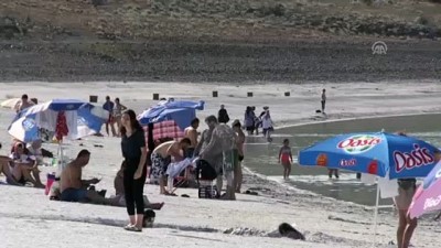 cekim - Salda Gölü bu yıl da ziyaretçilerini 'büyülüyor' - BURDUR  Videosu