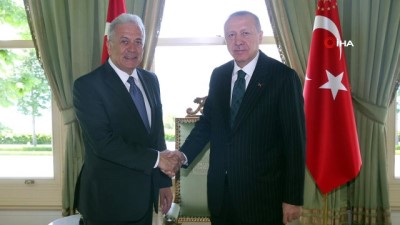  Cumhurbaşkanı Erdoğan, AB Komiseri Avramopoulos'u kabul ediyor 