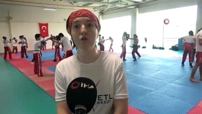 spor merkezi -  Genç kız protez bacakla yaptığı kick boksta başarıdan başarıya koşuyor  Videosu