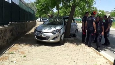  Otomobil ağaca çarptı: 2 yaralı 