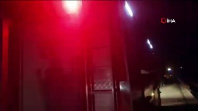 kamyon lastigi -  Tarlaya uçan kamyon alev alev böyle yandı: 3 yaralı  Videosu