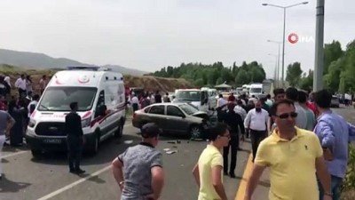  Bingöl’de otomobiller çarpıştı: 5 yaralı