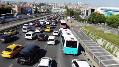  İstanbul trafiğinde bayram yoğunluğu havadan görüntülendi