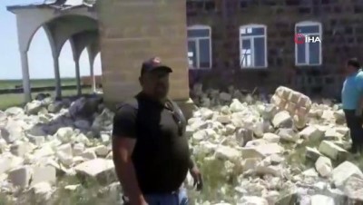 yildirim dustu -  Kars’ta camiye yıldırım düştü, minare yıkıldı  Videosu