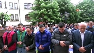 bayram namazi -  - Kosova'da Ramazan Bayramı Coşkuyla Kutlandı  Videosu