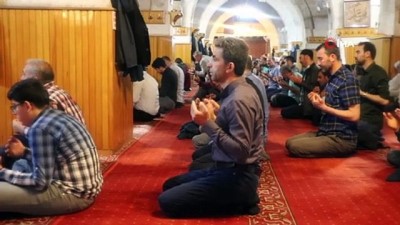 bayramlasma -  Ulu Cami’de bayram yoğunluğu  Videosu