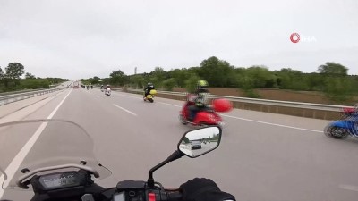  Onlarca scooter tatil yolunu renklendirdi 