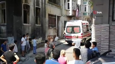 intihar -  Beyoğlu’nda bir kadın 3 katlı binadan atlayarak intihar etti  Videosu