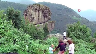 siluet -  Efsaneyi duyan geliyor...Dik yamaçta duruşuyla hayret uyandıran kayalar havadan görüntülendi  Videosu