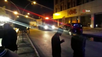 polis -  Kontrolden çıkan otomobil aydınlatma direğine çarptı: 1 yaralı  Videosu
