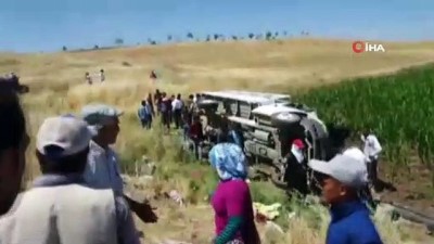  Tarım işçilerini taşıyan kamyonet devrildi: 7'si ağır 35 işçi yaralı 
