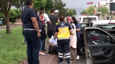 kucuk kiz -  Acısını unuttu kızı avuttu... Kayseri'deki zincirleme trafik kazasında 5 kişi yaralandı  Videosu