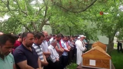 bayram ziyareti -  Kazada bir aile yok oldu... Anne, baba ve oğul yan yana defnedildi  Videosu