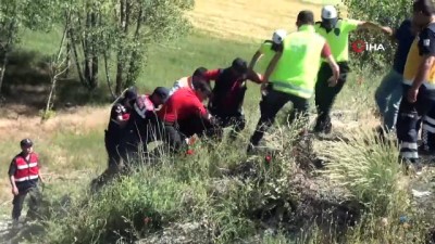 dere yatagi -  Otomobil köprüden uçtu: 2 ölü 1 yaralı  Videosu