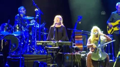 Loreena McKennitt İstanbul'da konser verdi