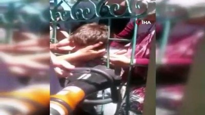 demir parmaklik -  Kafası parmaklıklara sıkışan çocuğu itfaiye ekipleri kurtardı Videosu