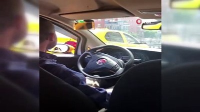 kisa mesafe - Kısa mesafeyi duydu, kadın yolcuyu araçtan indirmek istedi  Videosu