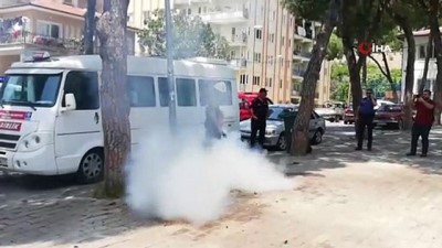 itiraf -  - Elbiselerini sokağa döküp ateşe verdi  Videosu