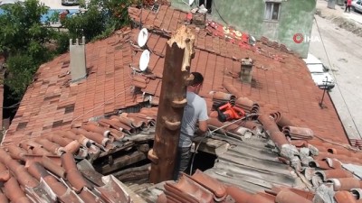 siddetli firtina -  Fırtınadan minaresi yıkılan cami ibadete kapatıldı  Videosu