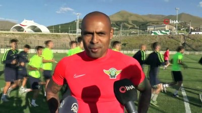 milli futbolcu - Mert Nobre: “Brezilya’dan hocalık için teklif aldım”  Videosu