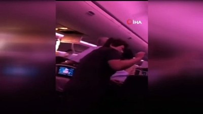 kabin memurlari -  - Türbülansa Giren Air Canada Uçağı Acil İniş Yaptı: 39 Yaralı  Videosu