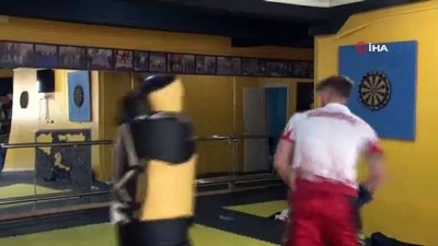 egzersiz -  Kalecilikten Kick Boks Şampiyonluğuna  Videosu