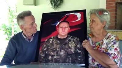 emniyet muduru -  15 Temmuzda şehit olan Emniyet Müdürü Ufuk Baysan’ın Düzce’deki baba ocağında acısı halen yaşanıyor  Videosu