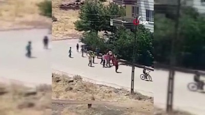 kucuk cocuk -  Çocuklar 15 Temmuz şehitlerini andı Videosu