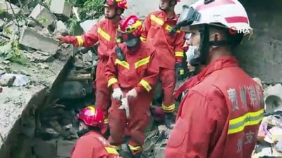 kadin hasta -  - Enkazdan 60 saat sonra kurtarıldı  Videosu