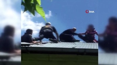 itfaiye eri -  İntihar etmek isteyen kız çocuğunu itfaiye eri böyle kurtardı  Videosu