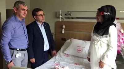 Bursa Şehir Hastanesi’nin ilk bebeğine hediye