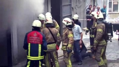  Fatih'te bulunan bir iş yerinin depo bölümünde yangın çıktı