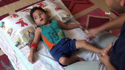 hayat hikayesi -  Engelli oğlunu bırakıp gitti, bir de haciz gönderdi  Videosu