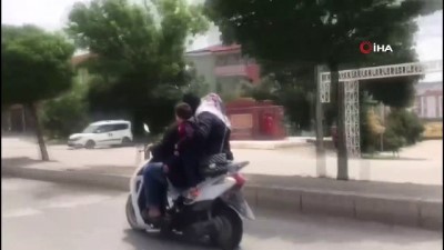  Motosiklet üzerinde tehlikeli yolculuk 