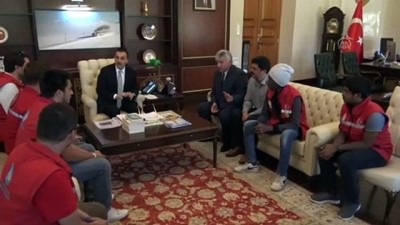 'Damla Projesi' gönüllüleri Kars'ı gezdi - KARS