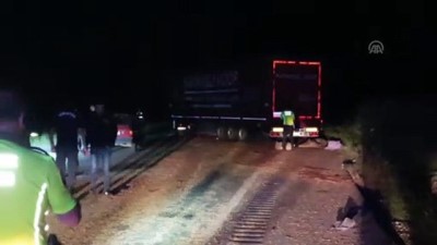 arac konvoyu - Fındık yüklü tır devrildi: 2 yaralı - AMASYA  Videosu