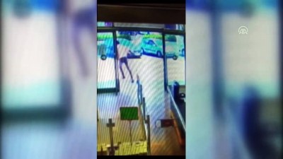 bankamatik - Kendilerini polis olarak tanıtan gasp zanlıları yakalandı - İSTANBUL  Videosu