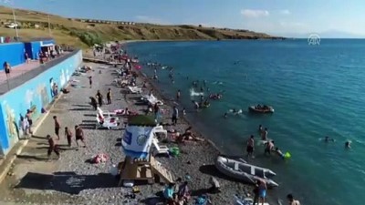 yuzme - Sıcaktan bunalanların tercihi Van Gölü sahilleri  Videosu