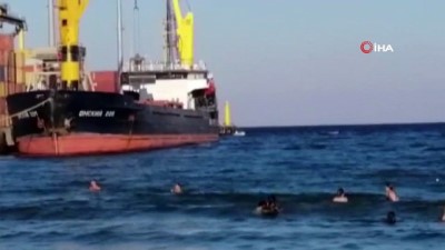 baros -  Tekne alabora oldu: Teknede bulunan 4 kişi kurtarıldı Videosu